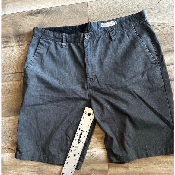 Men's Volcom Shorts Size 40 Gray Frickin Chino - Picture 7 of 7